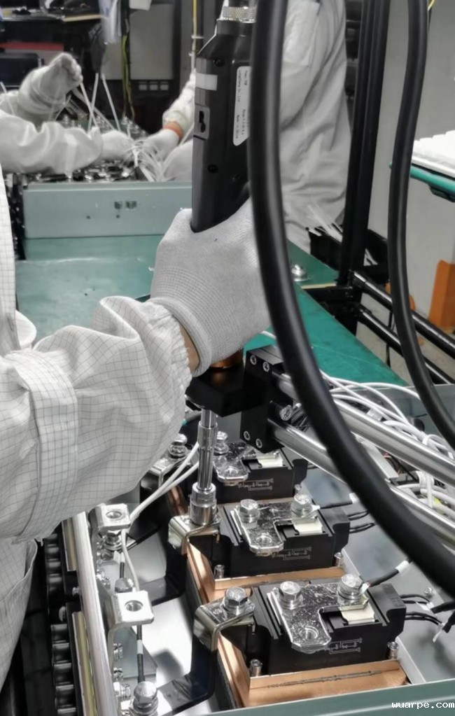 精密电子拧紧装配如何实现智能化数字化作业?新利官网登录拧紧推出创新方案